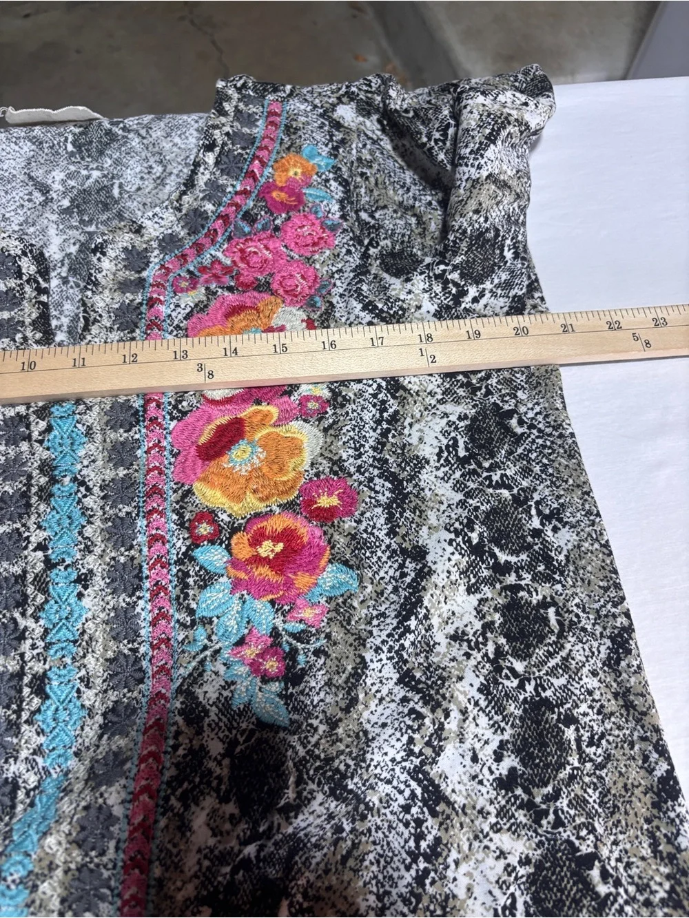 Savanna Jane Snake Print Floral Embroidered Blouse Boho Bell Sleeve Top M